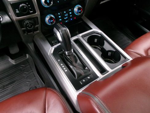 Used 2019 Ford F150 Platinum w/ Equipment Group 701A Luxury image 39