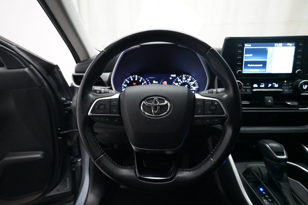 Used 2020 Toyota Highlander XLE FWD image 4