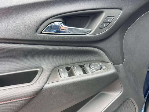 Used 2022 Chevrolet Equinox RS w/ LPO, Floor Liner Package AWD/4WD image 15