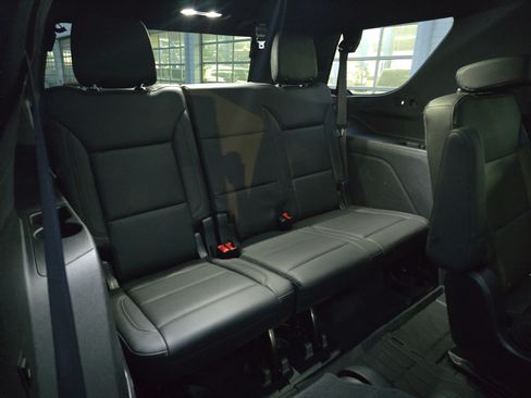 Used 2022 Chevrolet Tahoe LT w/ Luxury Package AWD/4WD image 12
