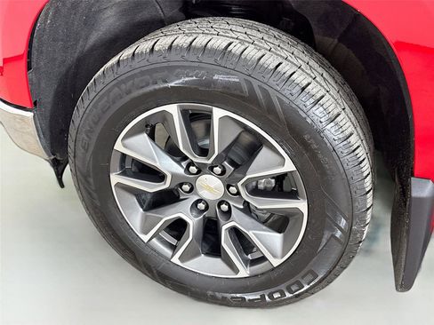 Used 2022 Chevrolet Silverado 1500 LT AWD/4WD image 31