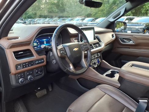Used 2022 Chevrolet Suburban High Country w/ Premium Package AWD/4WD image 13