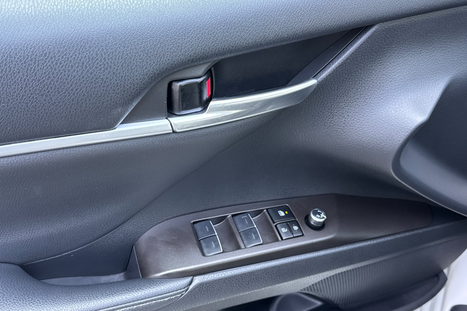 Used 2023 Toyota Camry XSE FWD image 14