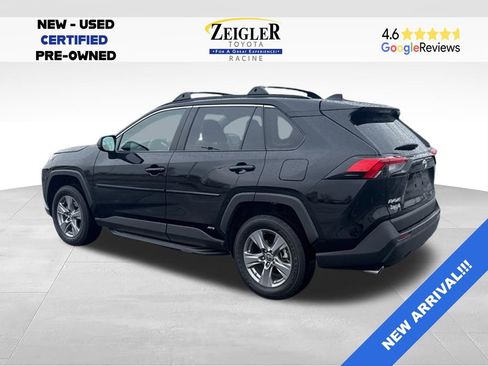 Used 2023 Toyota RAV4 LE AWD/4WD image 4