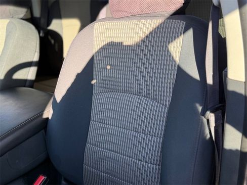 Used 2012 RAM 1500 Big Horn image 15