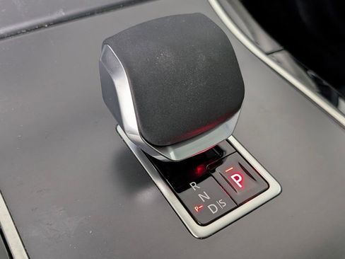 Used 2025 Land Rover Range Rover Evoque Dynamic SE image 31