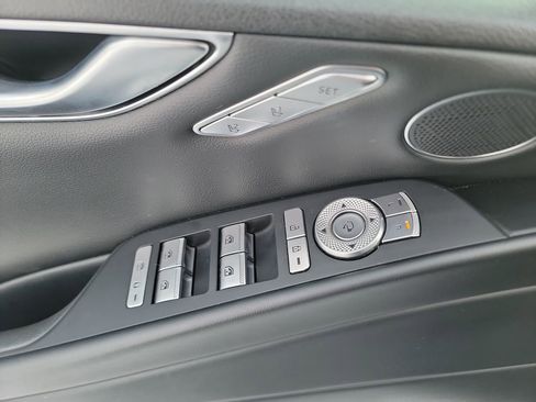 Used 2023 Genesis G80 2.5T image 11