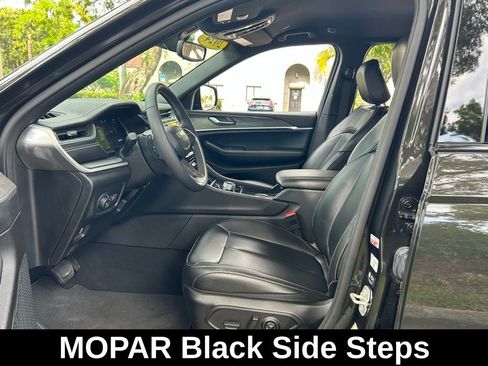 Certified 2024 Jeep Grand Cherokee Limited w/ Black Appearance Package image 18