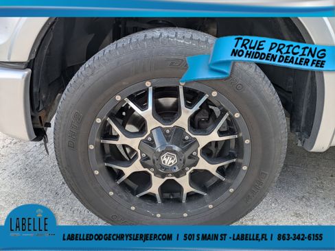 Used 2015 Ford F150 Lariat w/ Equipment Group 502A Luxury AWD/4WD image 11