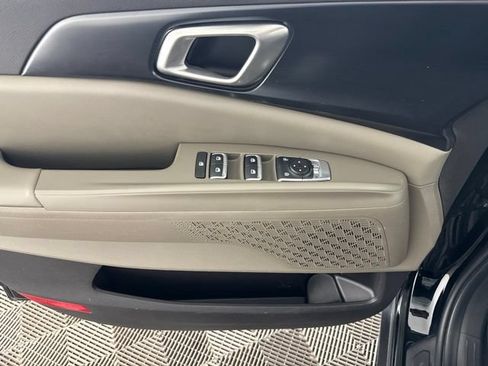Certified 2025 Kia Carnival FWD image 20