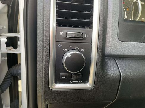 Certified 2019 RAM 1500 Classic SLT w/ Luxury Group image 24