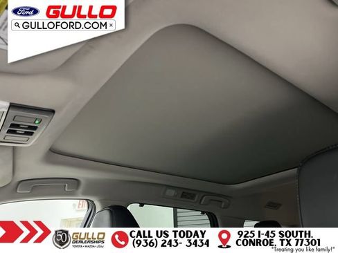 Used 2024 Nissan Pathfinder Platinum FWD image 23