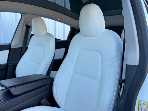 Used 2021 Tesla Model Y Performance image 39