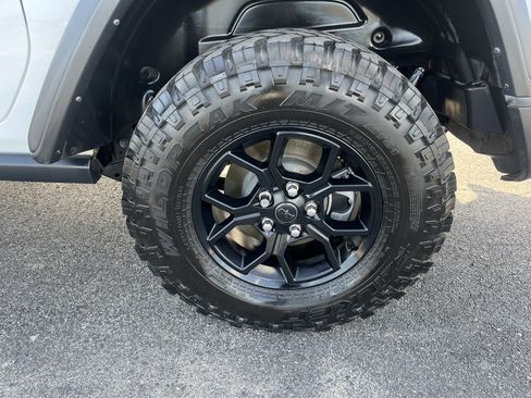 Used 2024 Jeep Wrangler Sport AWD/4WD image 8