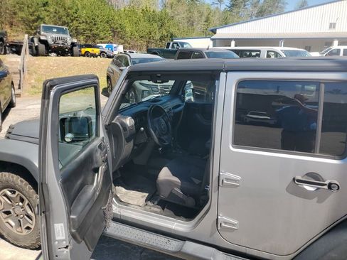 Used 2017 Jeep Wrangler Unlimited Sport w/ Quick Order Package 24S image 10