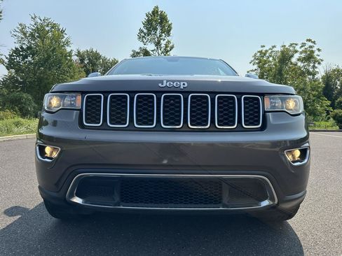Used 2017 Jeep Grand Cherokee Limited AWD/4WD image 10
