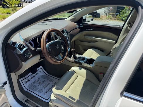 Used 2011 Cadillac SRX Luxury FWD image 9