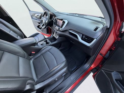 Used 2024 GMC Terrain SLT w/ Tech Package image 30