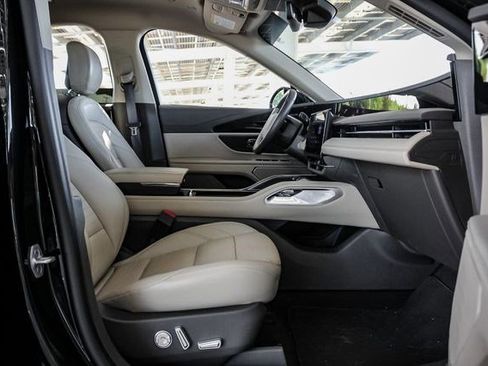 Used 2024 Lincoln Nautilus Reserve image 27