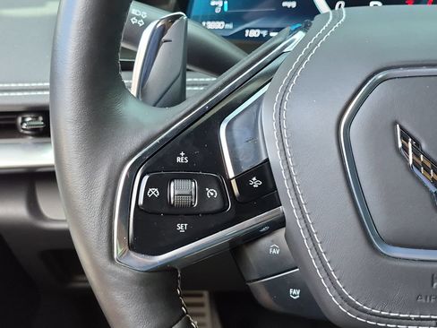 Used 2025 Chevrolet Corvette Stingray Preferred Cpe w/ Battery Protection Package RWD image 8