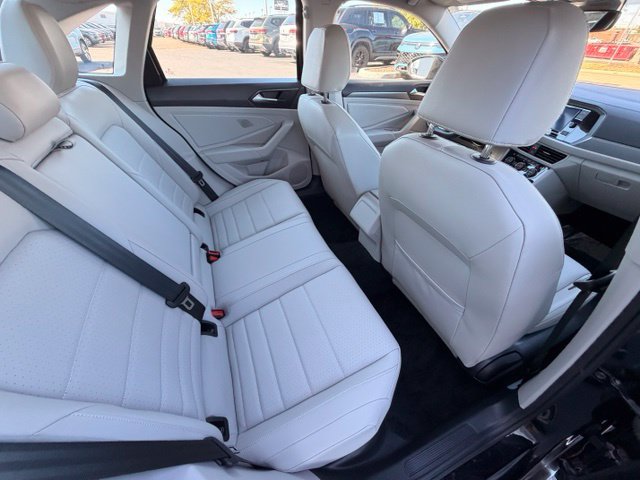 Certified 2024 Volkswagen Jetta SE w/ Panoramic Sunroof Package FWD image 21