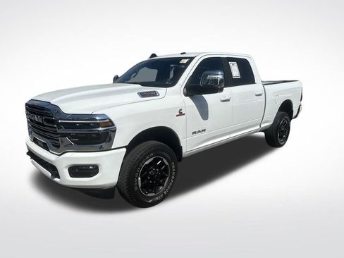 Used 2026 RAM 2500 Laramie AWD/4WD image 3