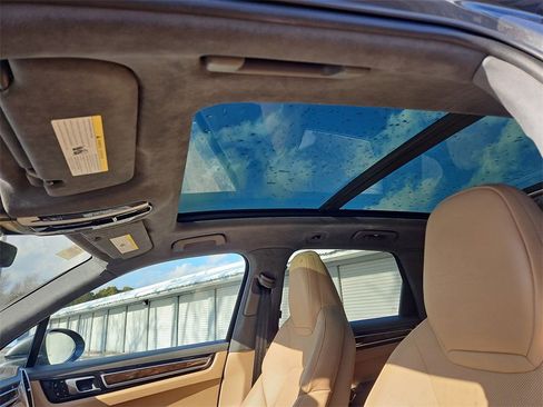 Used 2021 Porsche Cayenne Turbo image 14