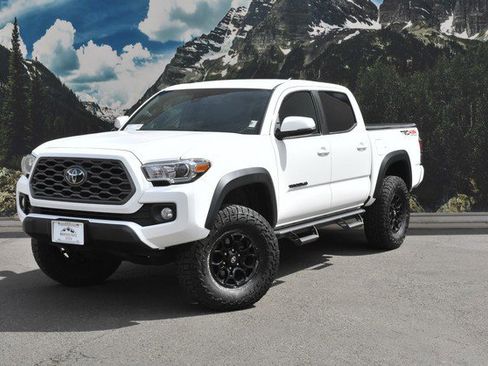 Used 2021 Toyota Tacoma TRD Off-Road w/ Technology Package image 6