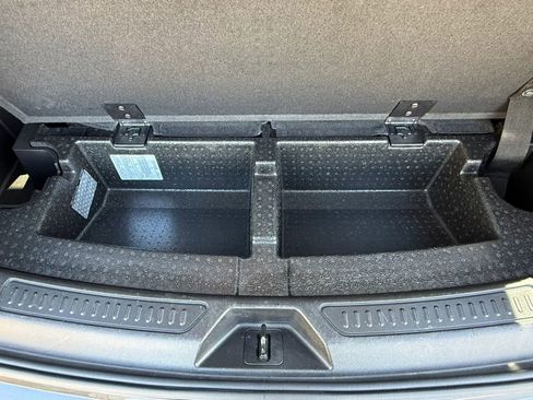 Used 2017 GMC Acadia Denali w/ Technology Package AWD/4WD image 16