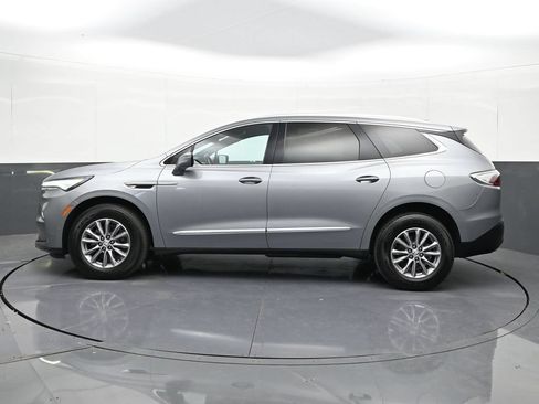 Used 2023 Buick Enclave Essence AWD/4WD image 2