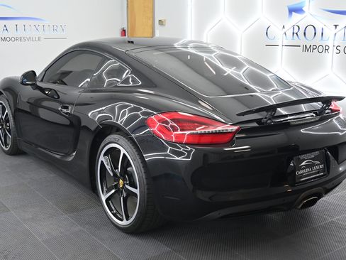 Used 2016 Porsche Cayman image 2