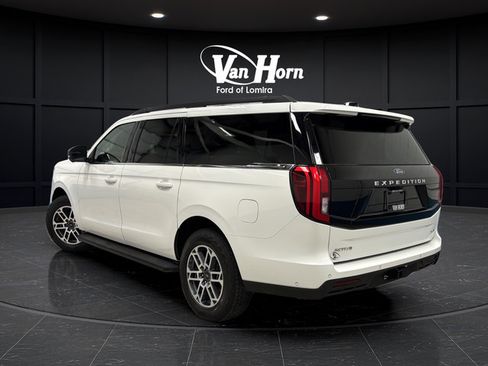 Used 2025 Ford Expedition Max Active AWD/4WD image 5