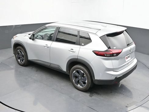 Used 2025 Nissan Rogue SV FWD image 33