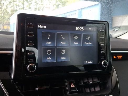 Used 2020 Toyota Corolla LE image 19