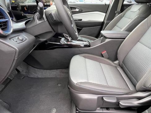 New 2026 Chevrolet Trax LT w/ Driver Confidence Package FWD image 21