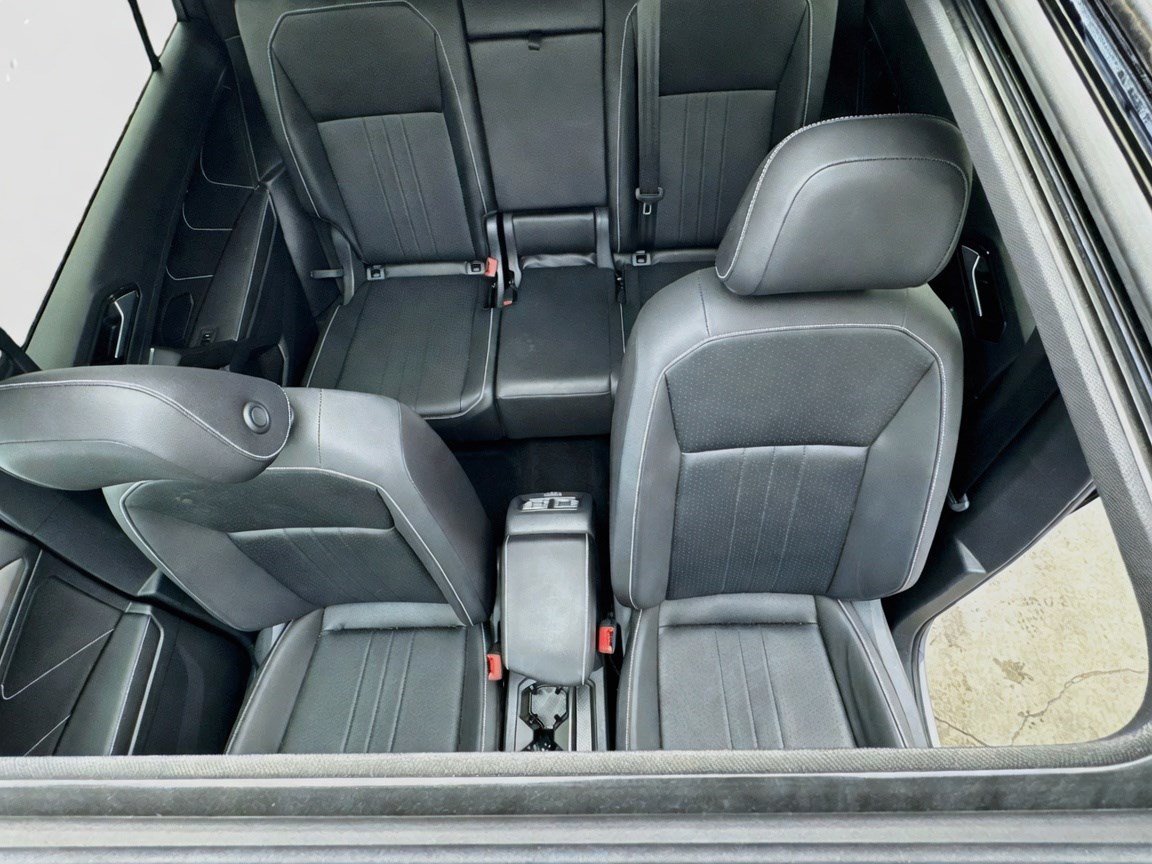 Used 2022 Volkswagen Tiguan SE R-Line FWD image 14