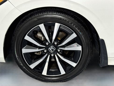 Certified 2024 Honda Civic EX image 30