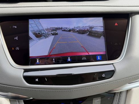 Used 2024 Cadillac XT5 Premium Luxury w/ Technology Package AWD/4WD image 5