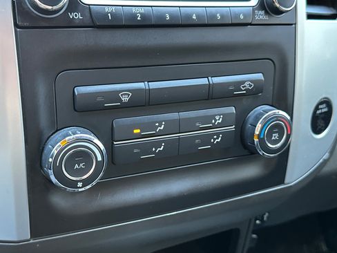 Used 2018 Nissan Frontier SV RWD image 29