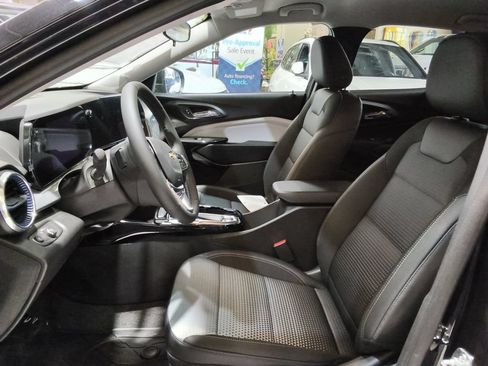 Used 2026 Chevrolet Trax LT w/ Driver Confidence Package FWD image 16