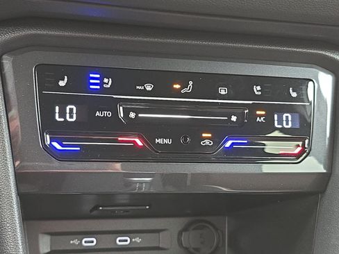 Certified 2024 Volkswagen Tiguan SEL R-Line AWD/4WD image 24