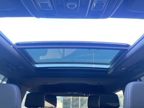 Used 2022 Chevrolet Tahoe Z71 w/ Luxury Package image 23