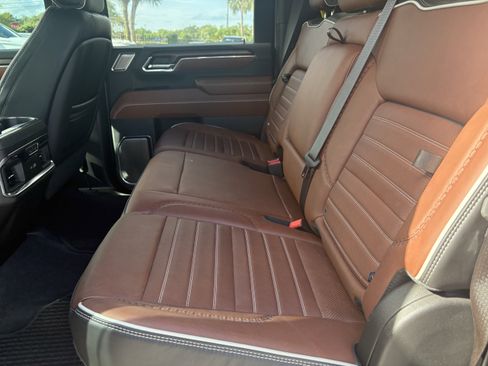 Used 2024 GMC Sierra 2500 Denali Ultimate w/ Max Trailering Package AWD/4WD image 9