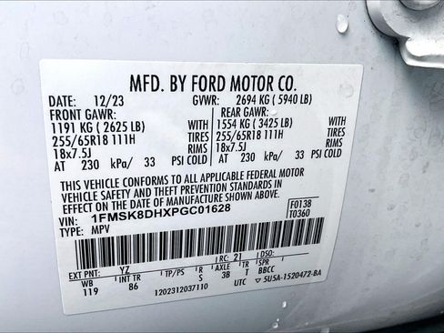 Used 2023 Ford Explorer XLT AWD/4WD image 29