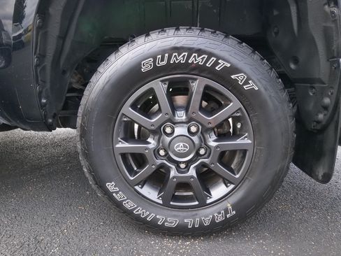 Used 2021 Toyota Tundra SR5 w/ Trail Edition AWD/4WD image 11