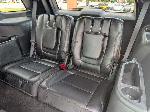 Used 2019 Ford Explorer XLT w/ Equipment Group 202A FWD image 34