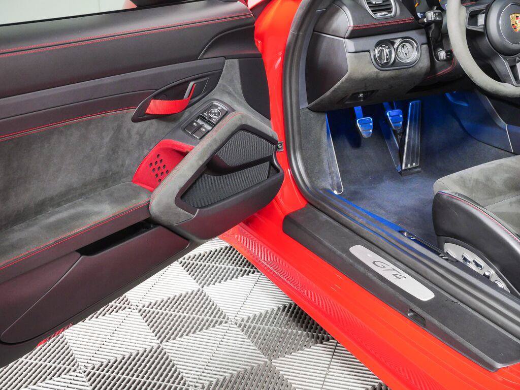 Certified 2021 Porsche 718 Cayman GT4 RWD image 8