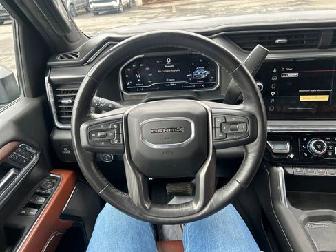 Used 2024 GMC Sierra 2500 Denali Ultimate AWD/4WD image 16