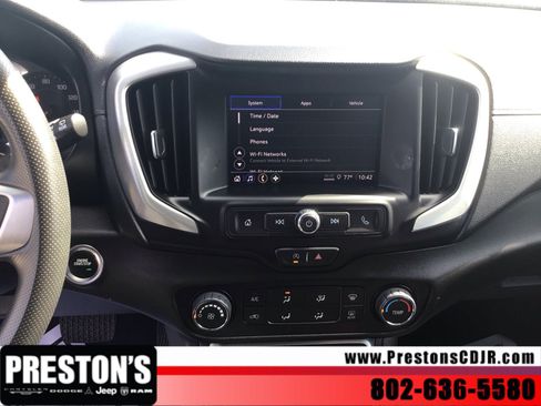 Used 2024 GMC Terrain SLE AWD/4WD image 17