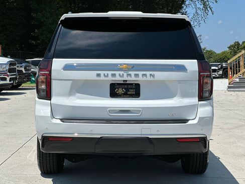 Used 2021 Chevrolet Suburban LT RWD image 6